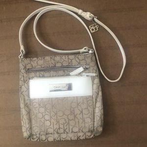 LCalvin Klein cross body bag